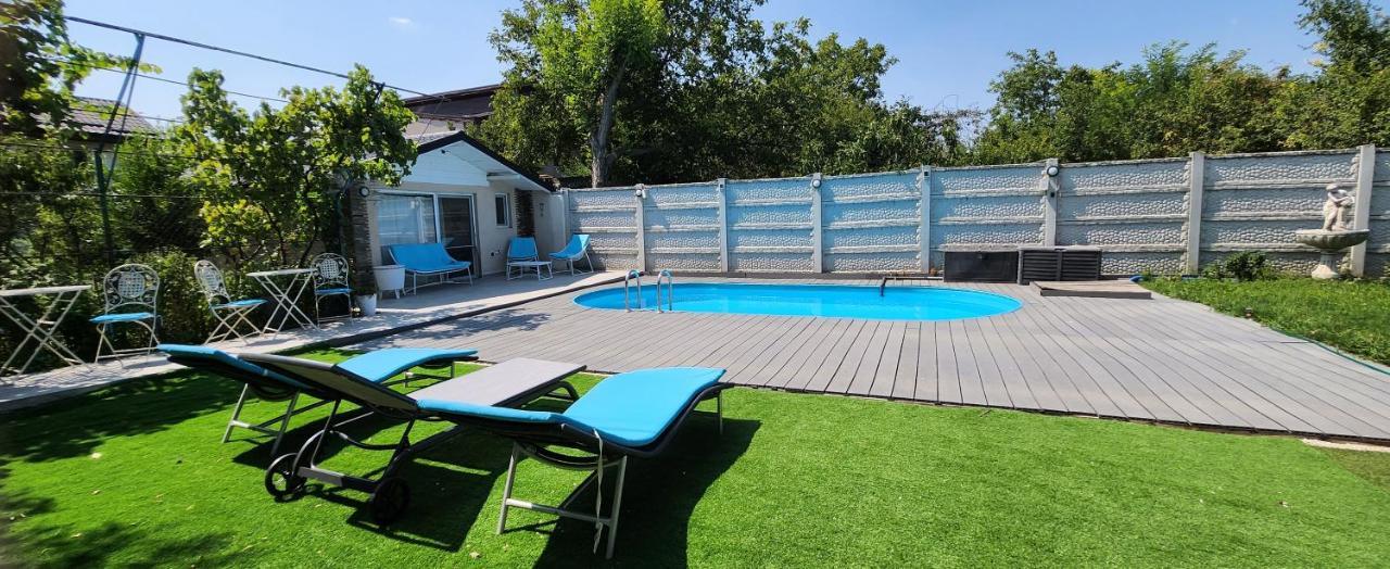 Morii Lake Pool Villa Bucareste Exterior foto