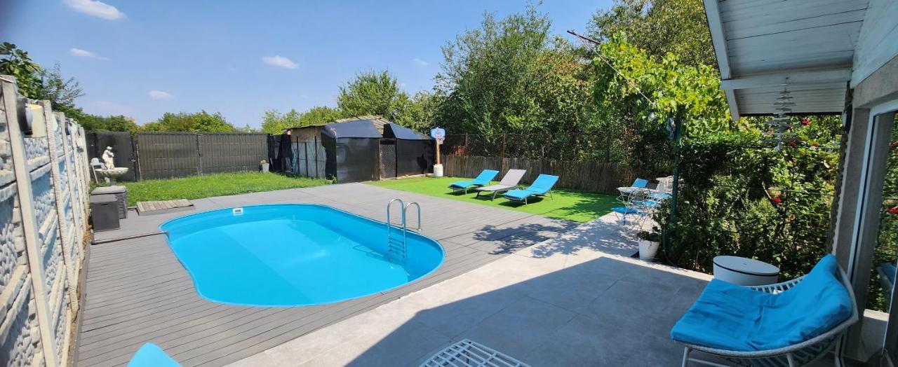 Morii Lake Pool Villa Bucareste Exterior foto