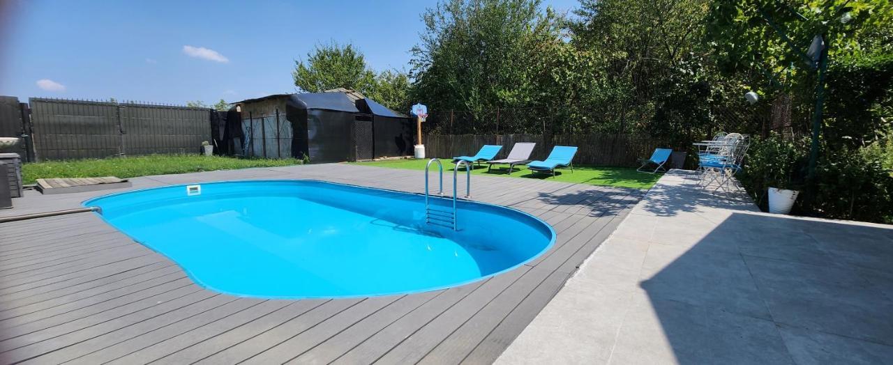 Morii Lake Pool Villa Bucareste Exterior foto