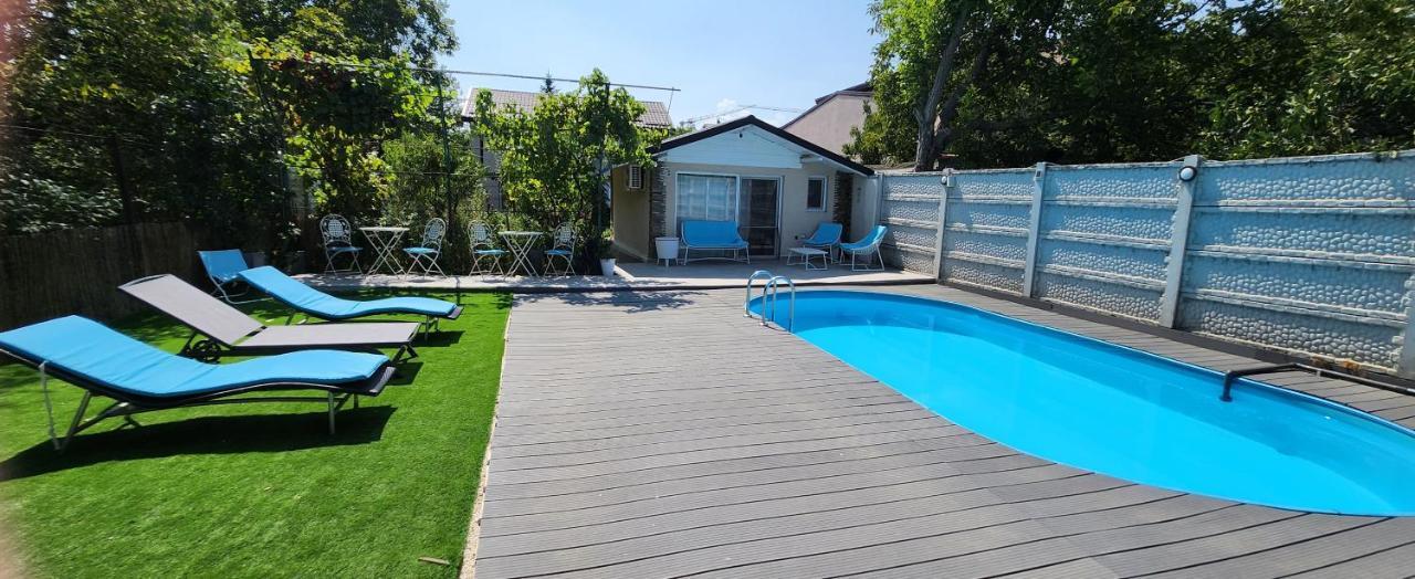 Morii Lake Pool Villa Bucareste Exterior foto
