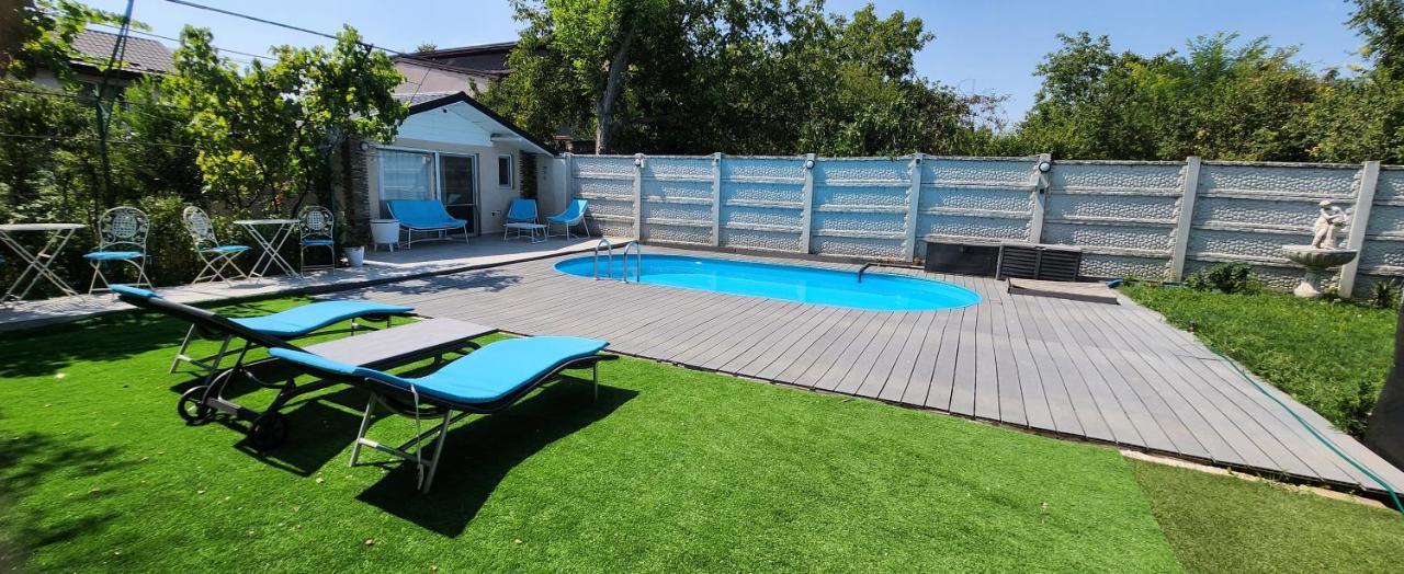 Morii Lake Pool Villa Bucareste Exterior foto